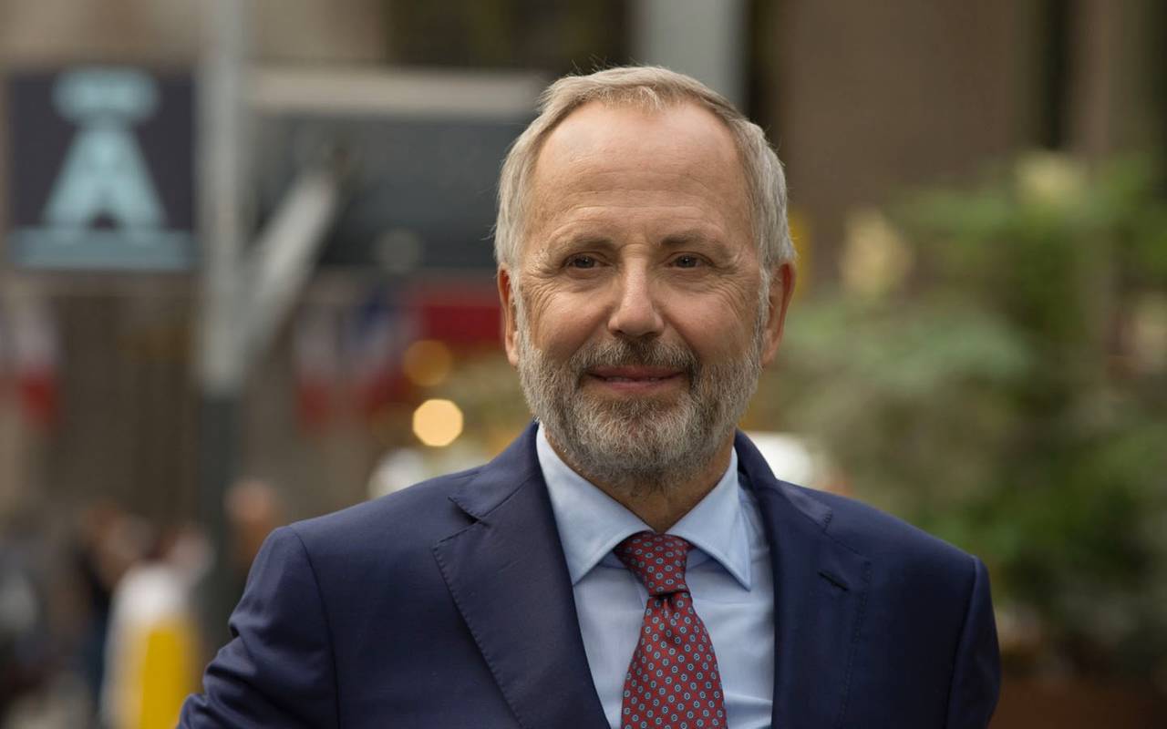 Alain ist ständig unter Strom.