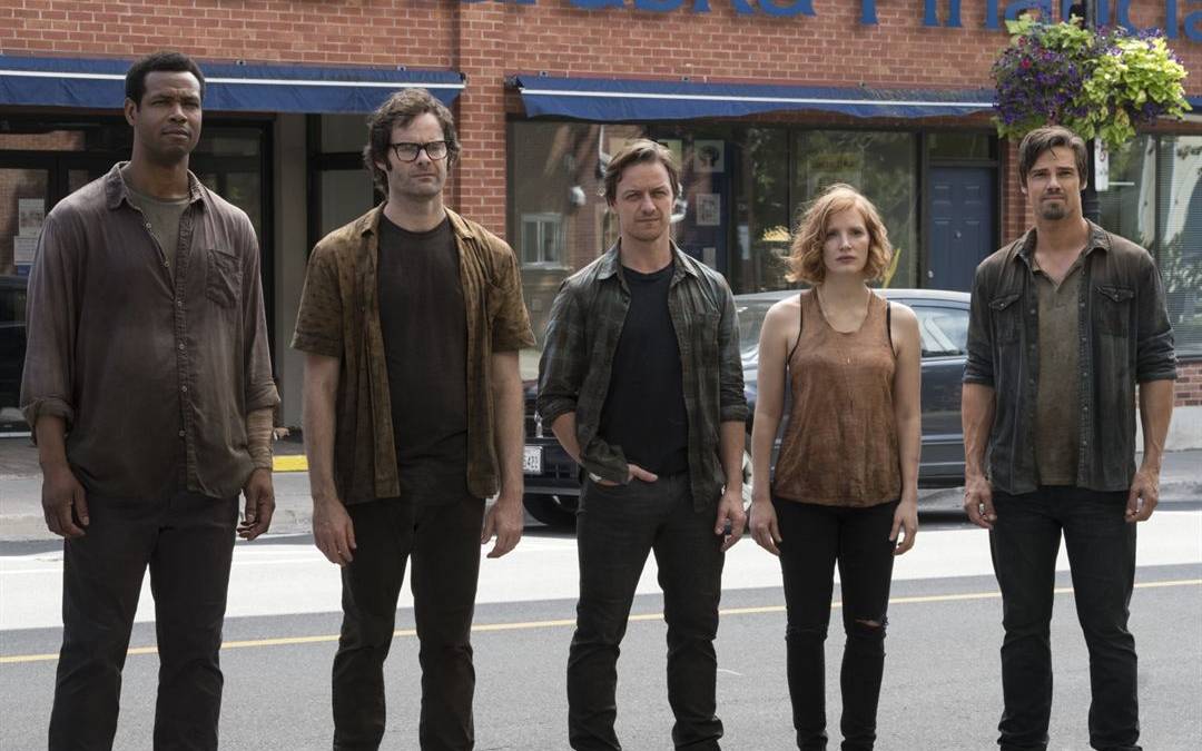 Mike will mit seinen Freunden erneut gegen ES kämpfen.