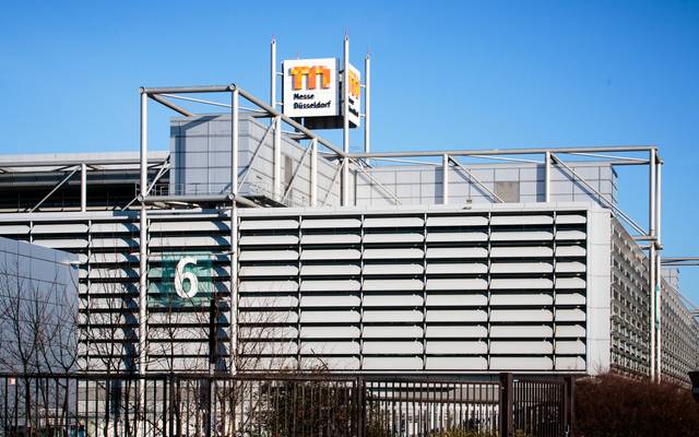 Ein Außenbild der Messehalle 6 auf dem Gelände der Düsseldorfer Messe in Stockum.