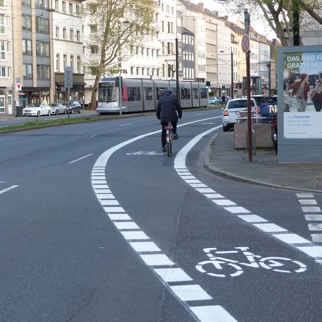 Mehr Radwege in Düsseldorf - Hier an der Kaiser-/Fischerstraße