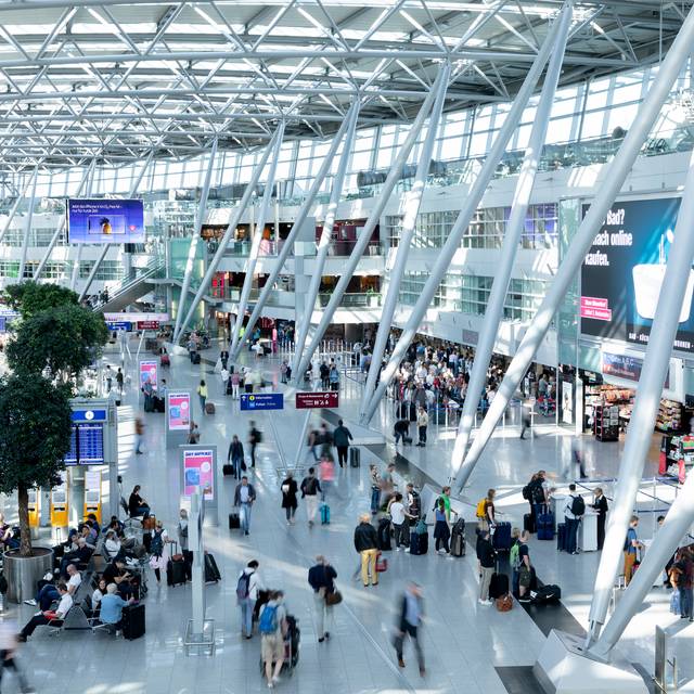 Abflughalle des Düsseldorfer Flughafens