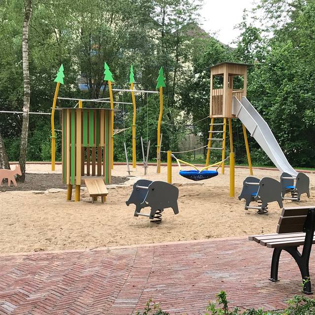 Ein Kinderspielplatz ohne Kinder
