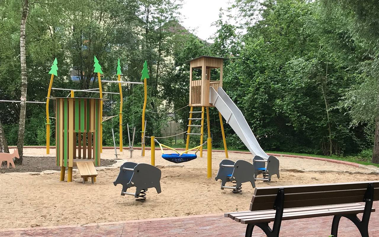 Ein Kinderspielplatz ohne Kinder