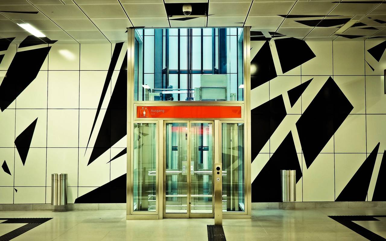 Ein Aufzug im U-Bahnhof "Pempelforter Straße".