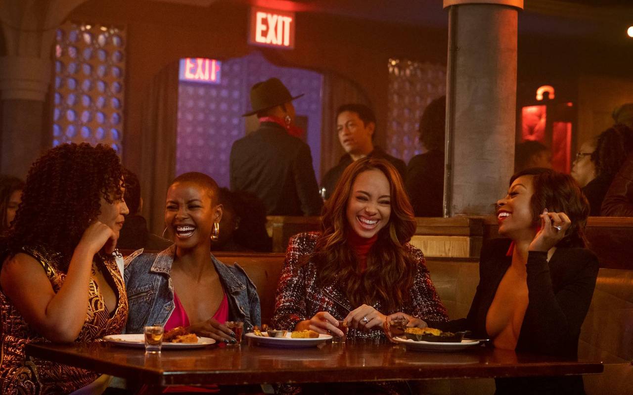 Die vier Freundinnen auf Beutezug.