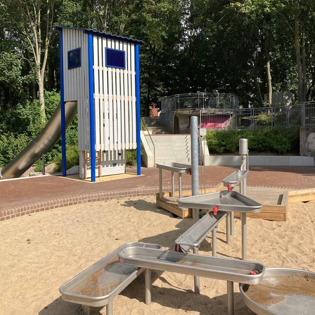 Der neu eröffnete Wasserspielplatz im Südpark.