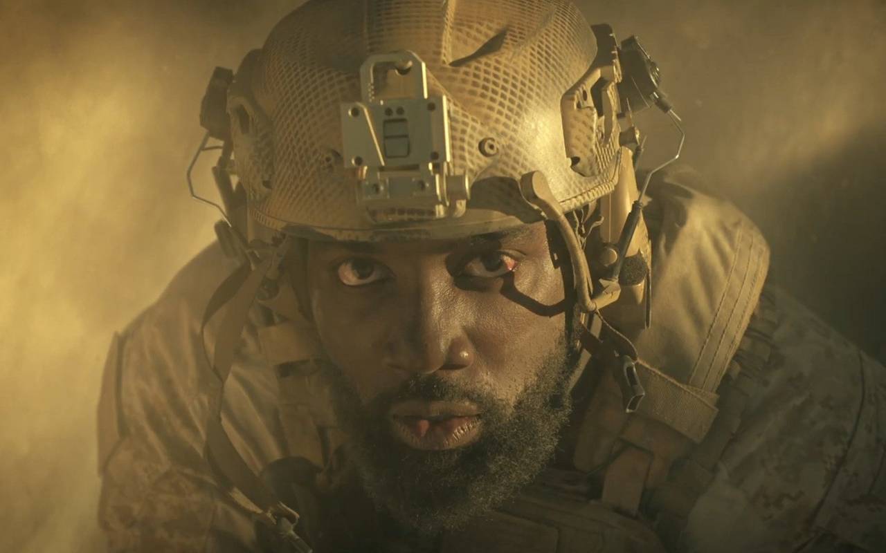 Ein Soldat im Kampf gegen die Aliens.