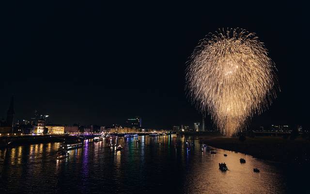 Eindrücke vom japanischen Feuerwerk am Rhein.