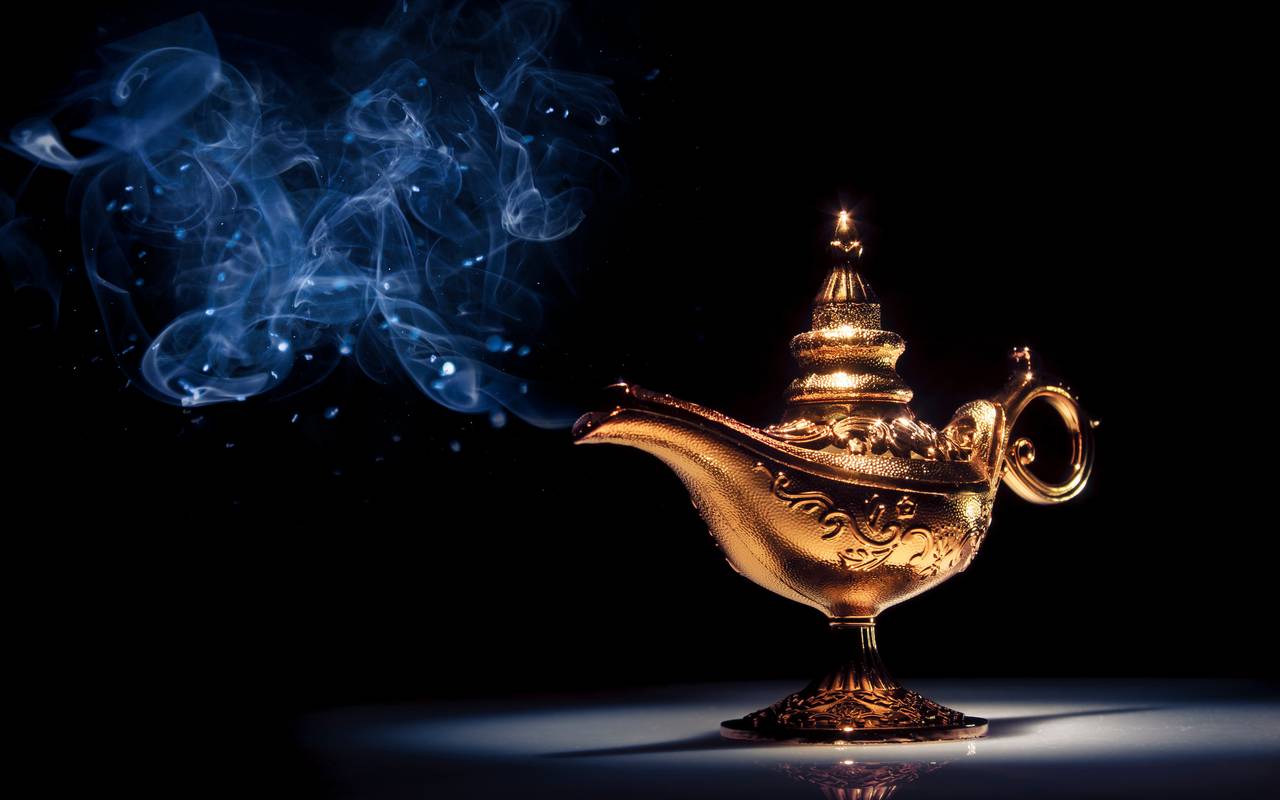 Eine leicht rauchende Wunschlampe.