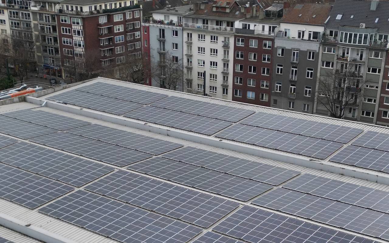 Eisstadion Brehmstraße mit neuer Photovoltaikanlage