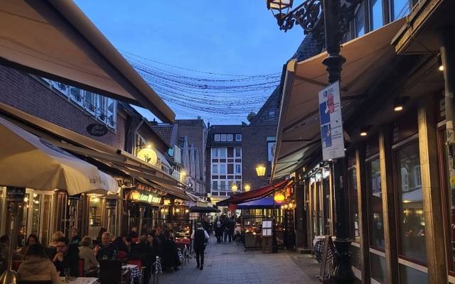 Blick in die Schneider-Wibbel-Gasse in der Düsseldorfer Altstadt.