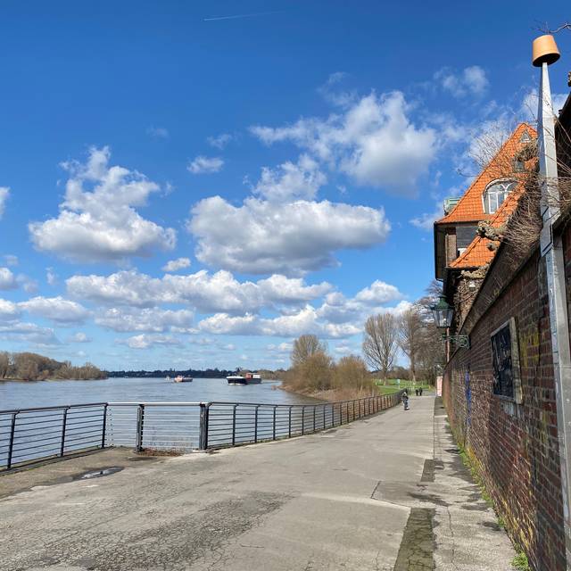 Die Rheinpromenade in Kaiserswerth.
