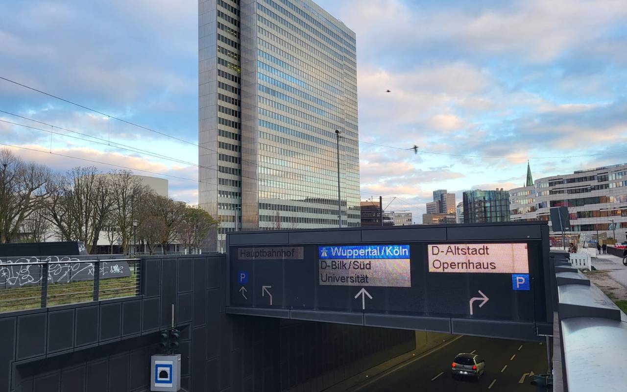 Die Einfahrt zum Kö-Bogen-Tunnel Richtung Süden.