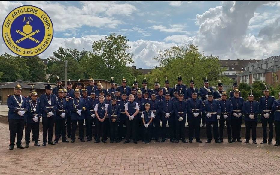 Ein Gruppenbild der Gesellschaft Artillerie Corps Oberbilk.