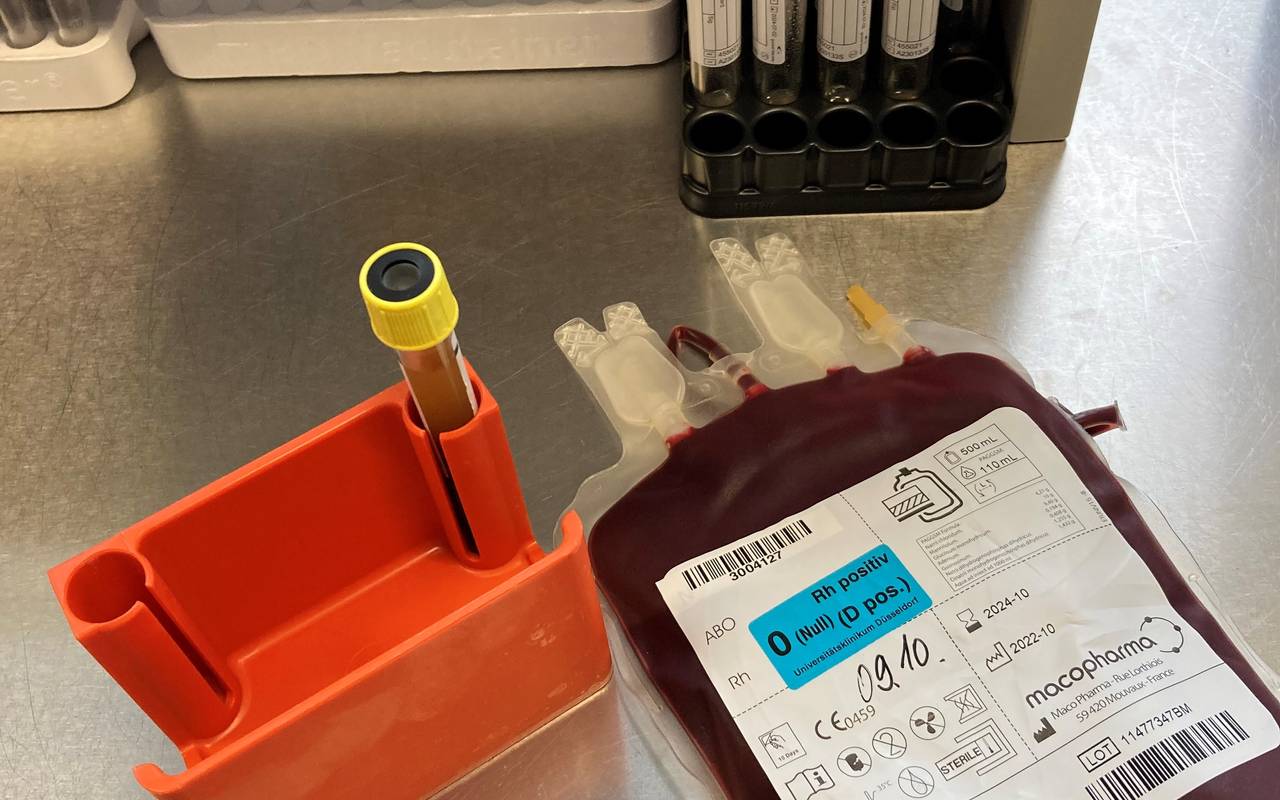 Blutspende mit Blutbeutel