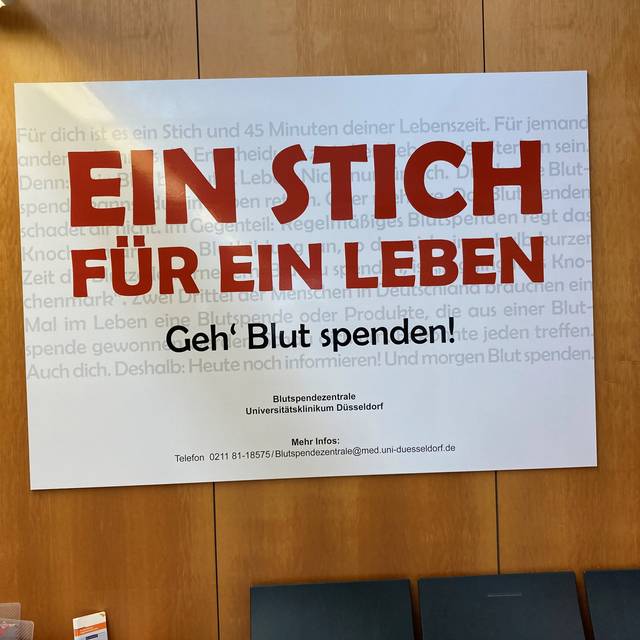 "Ein Stich für ein Leben" - ein Hinweiszettel, der auf Blutspende aufmerksam macht.