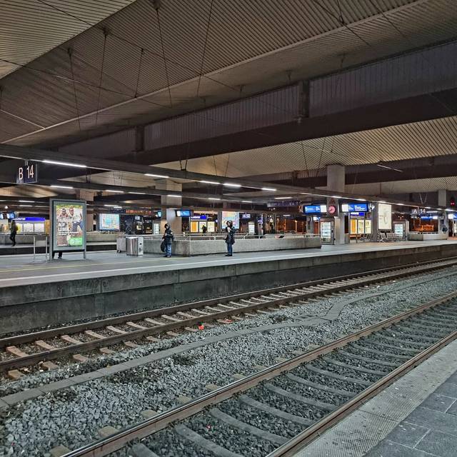 Leere Bahnsteige im Düsseldorfer Hauptbahnhof.