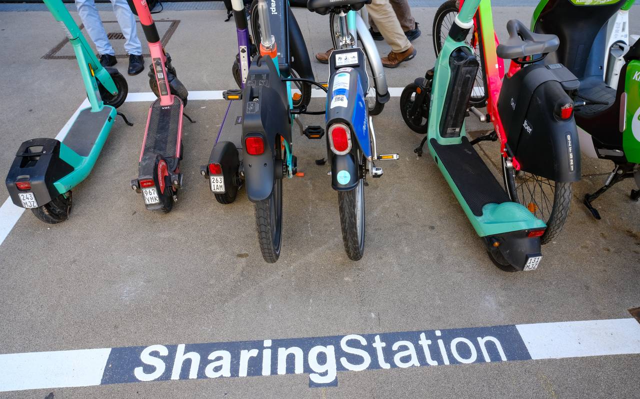Sharing-Staion mit E-Scootern