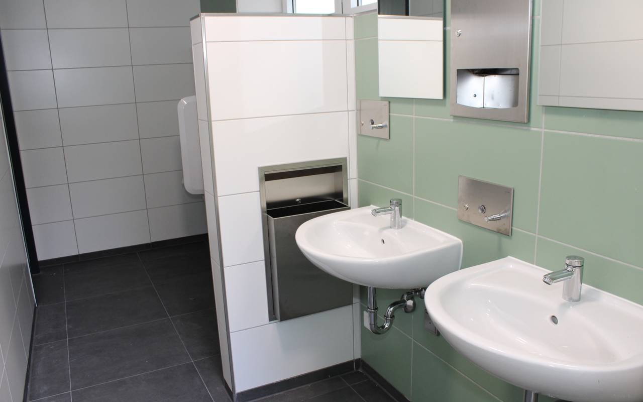 Eine sanierte Toilettenanlage in Düsseldorf.