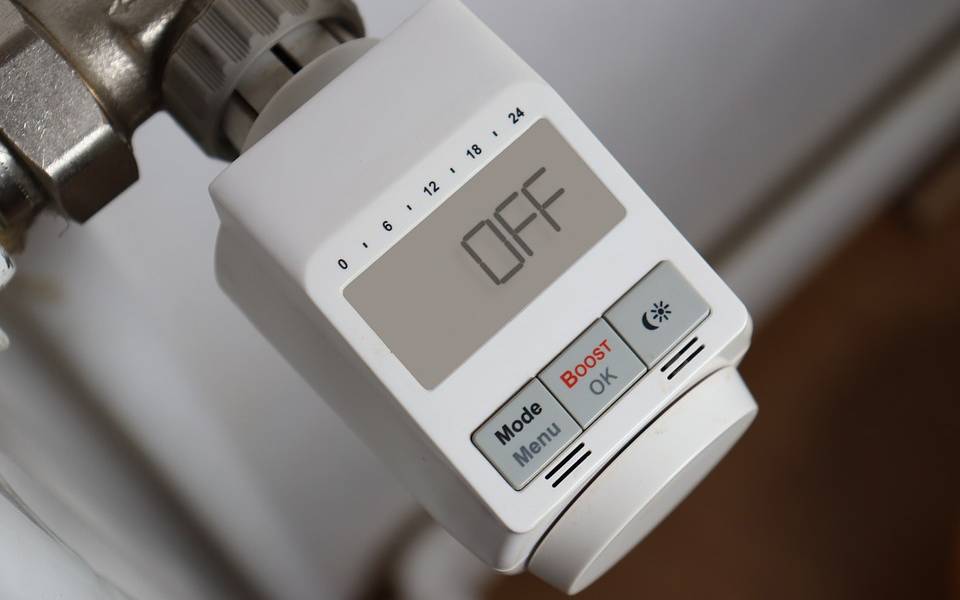Ein Thermostat eines Heizkörpers.