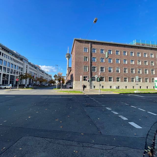 Das Polizeipräsidium am Jürgensplatz in Düsseldorf.