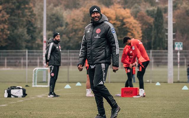 Fortuna Düsseldorf-Trainer Daniel Thioune auf dem Trainingsplatz