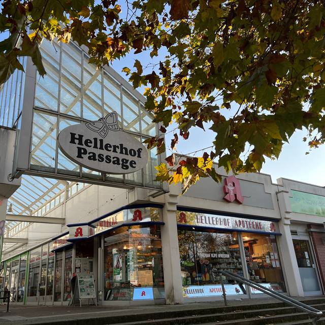 Einkaufspassage in Düsseldorf Hellerhof