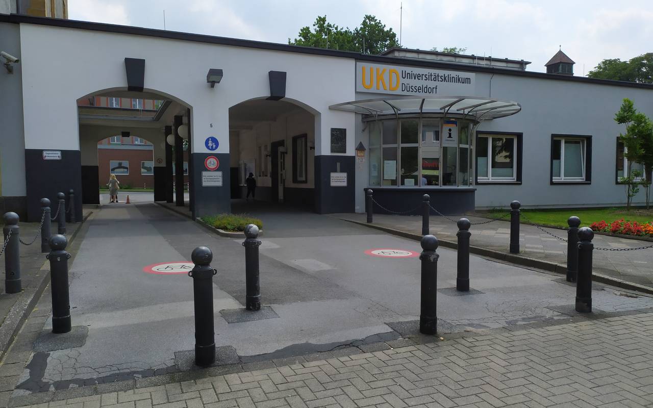 Der Eingangsbereich der Uni-Klinik in Düsseldorf.