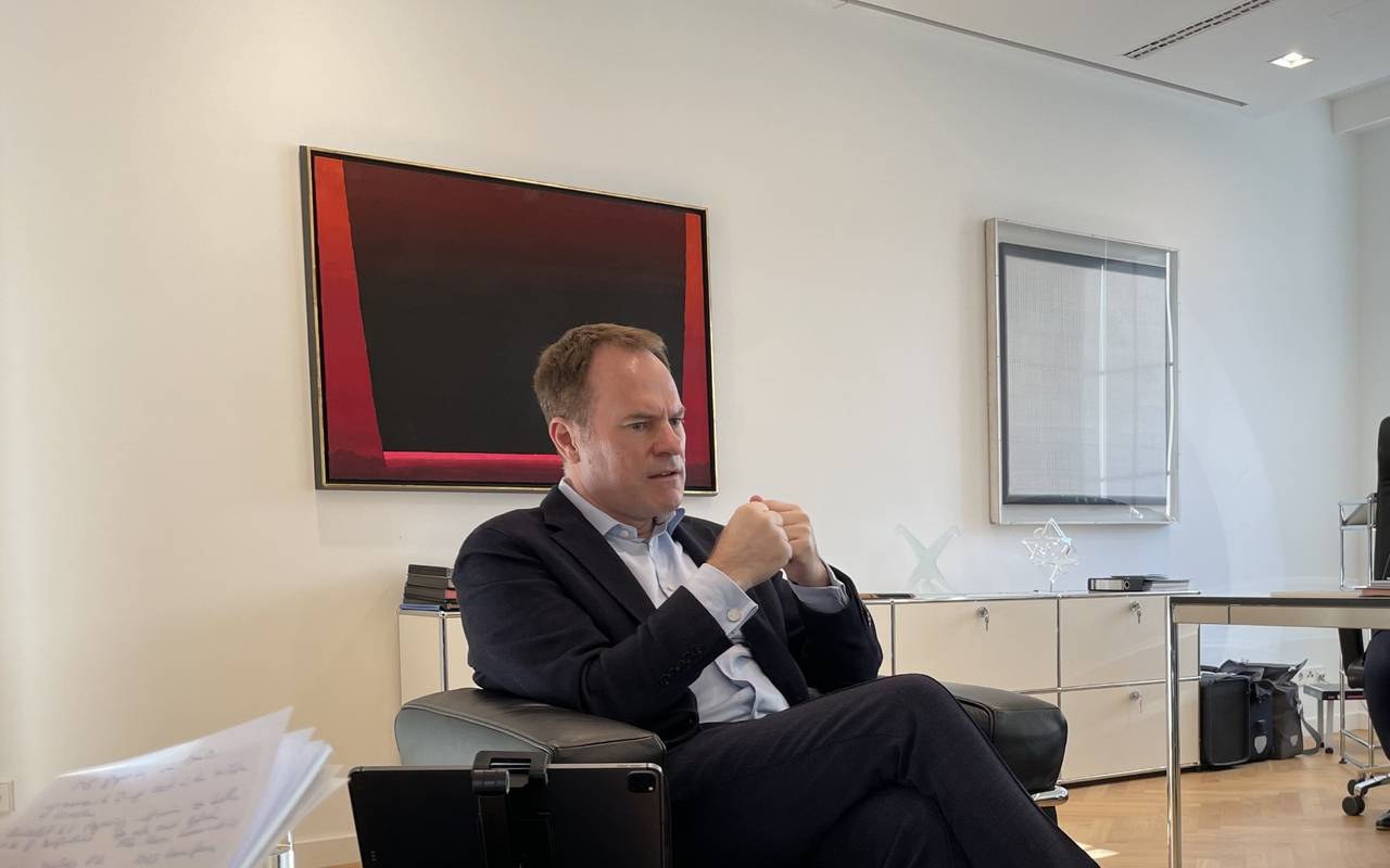 Oberbürgermeister Stephan Keller (CDU) in seinem Büro im Rathaus. Er hat Bilanz nach vier Jahren als Chef des Rathauses gezogen.