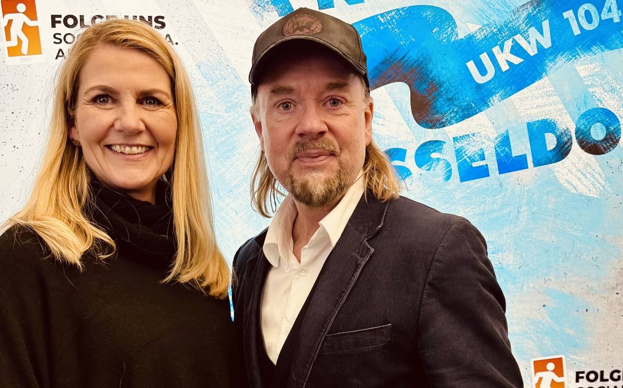 Claudia Monréal, Moderatorin bei Antenne Düsseldorf mit dem Künstler Markus Pawlowski (MAPAWLO)