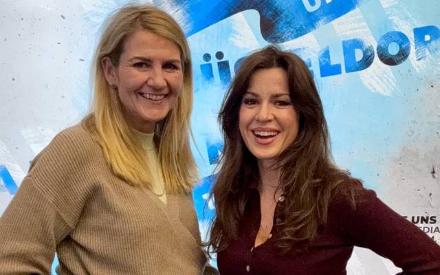 Claudia Monréal mit Schauspielerin Natalia Avelon