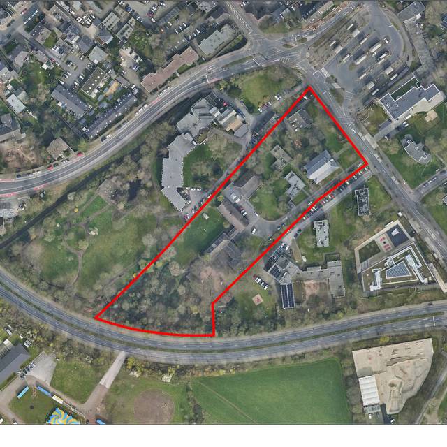Luftbild aus Eller. Hier ist das Grundstück Schlossallee Ecke Heidelberger Straße zu sehen, auf dem neue Wohnungen geplant sind.