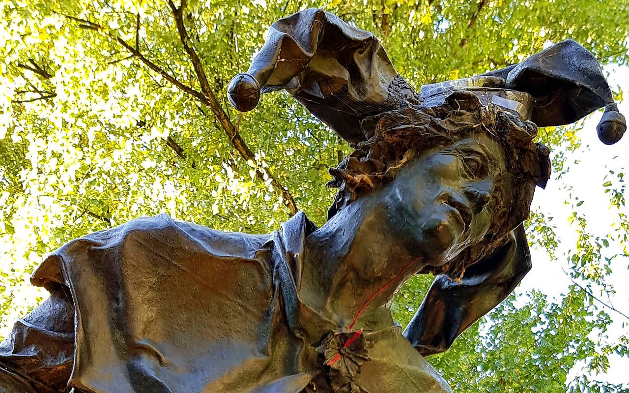 Das Hoppeditzdenkmal in der Altstadt. Es wurde vom Künstler Bert Gerresheim gestaltet.