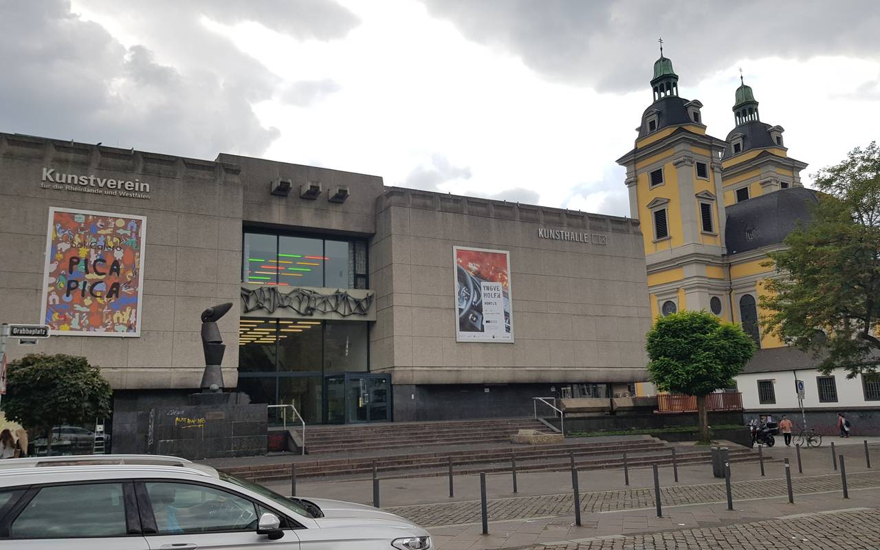 Die Kunsthalle am Grabbeplatz in der Düsseldorfer Altstadt.