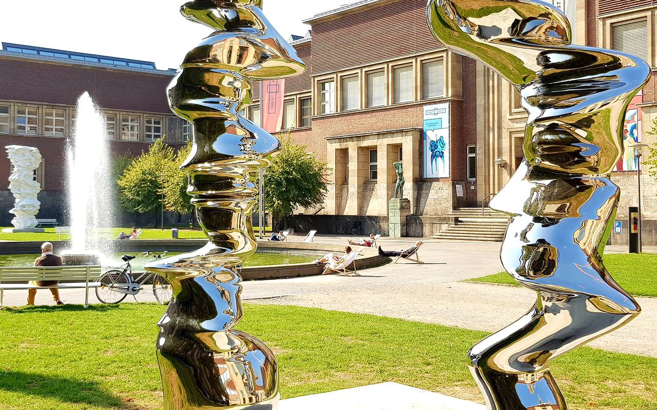 Das Museum Kunstpalast mit Blick vom Ehrenhof