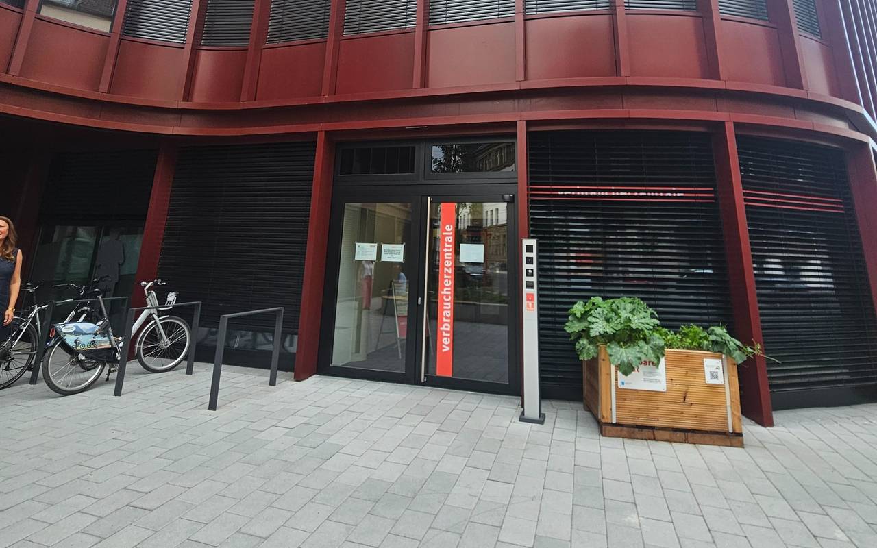 Eingang zur Beratungsstelle der Verbraucherzentrale NRW