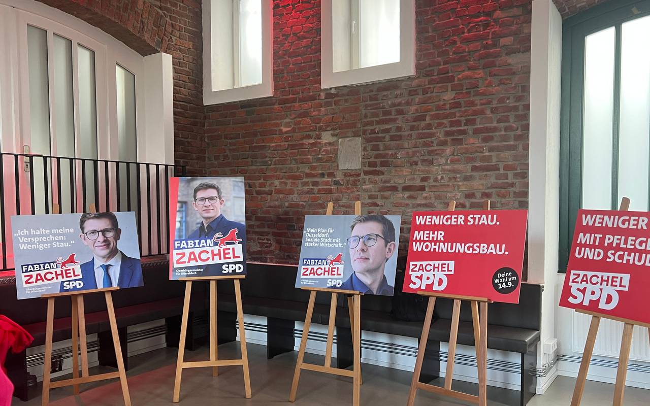 Die SPD hat ihre Wahlplakate für die für die anstehende Kommunalwahl im Glashaus in Gerresheim vorgestellt.