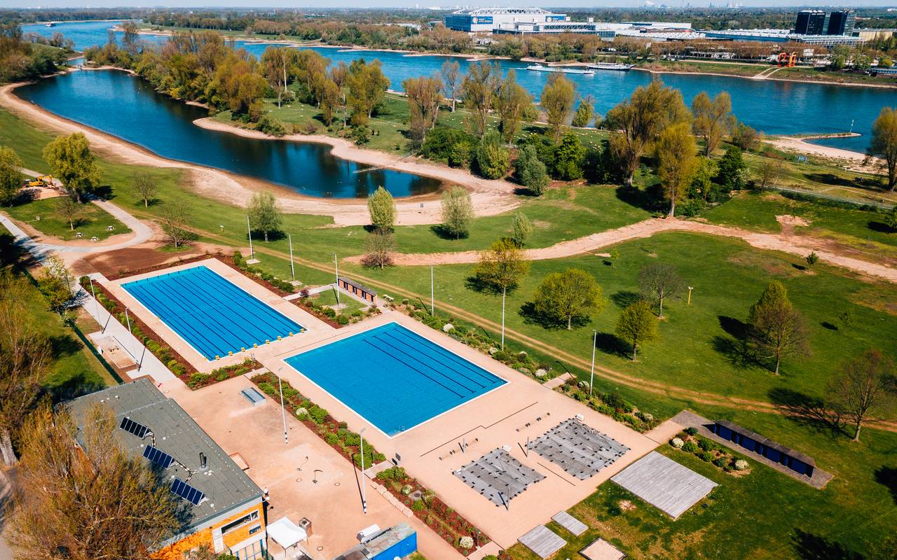 Eine Luftaufnahme des Löricker Freibades.