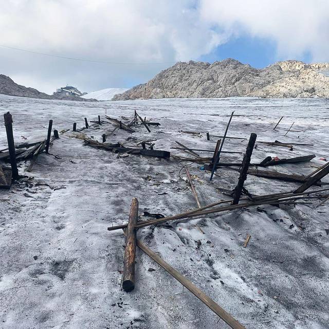 Gletscherschmelze: Alter Skilift taucht nach 50 Jahren auf