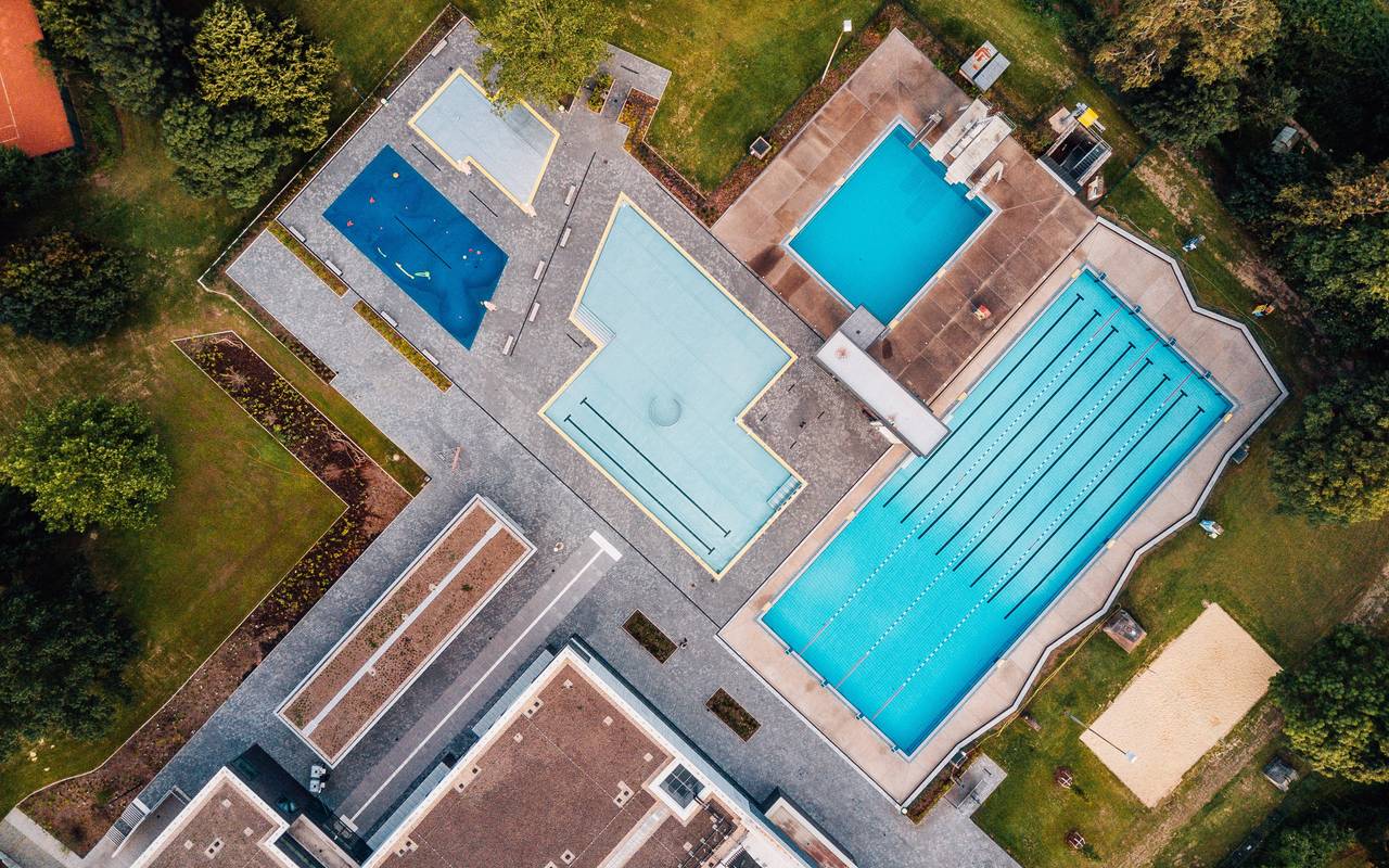 Das Allwetterbad in Flinger von oben.