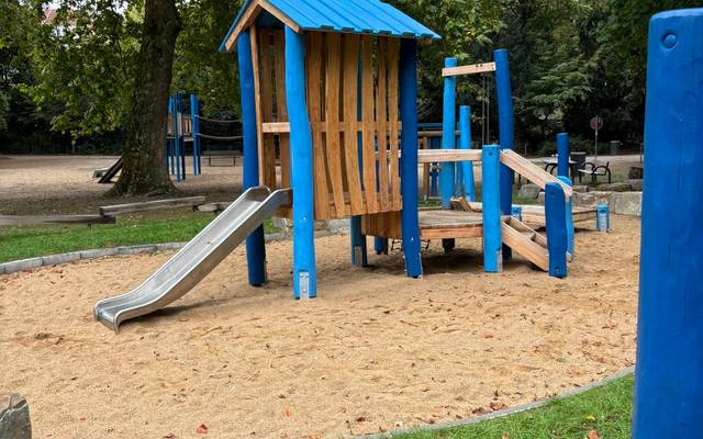 Neue Spielgeräte auf dem erweiterten Kinderspielplatz Hanielpark.