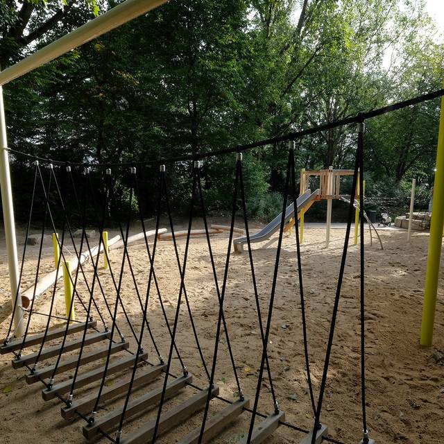 Eindrücke vom sanierten Spielplatz an der Heiligenhauser Straße in Hassels.