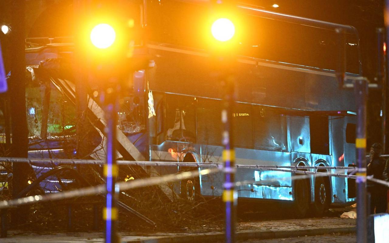 Tote und Verletzte bei Busunfall in Stockholm