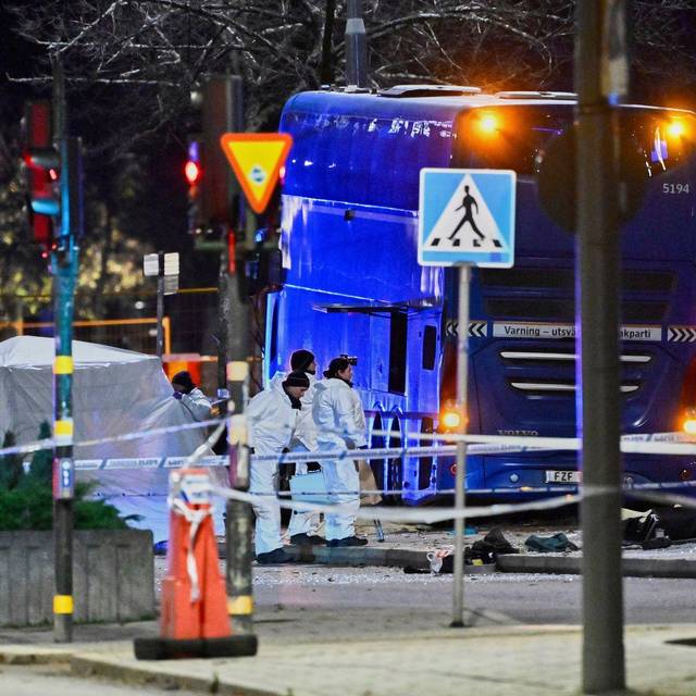 Tote und Verletzte bei Busunfall in Stockholm