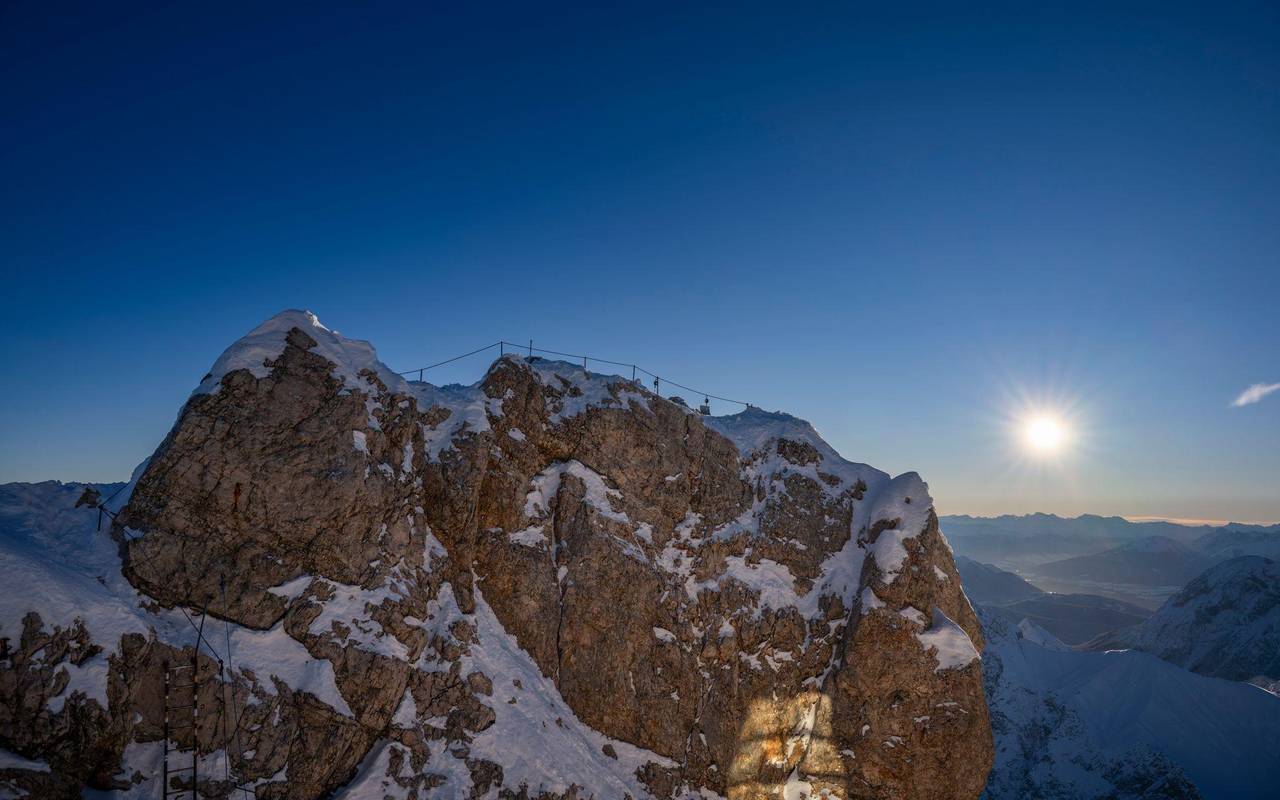 Rücktransport des Zugspitz-Gipfelkreuzes