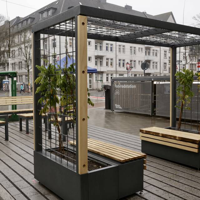 An der Römerstraße in Derendorf wurde eine weitere Mobilitätsstation eröffnet. Neben Fahrradstationen und Carsharing-Plätzen gibt es dort auch Sitzplätze und Außengastronomie.