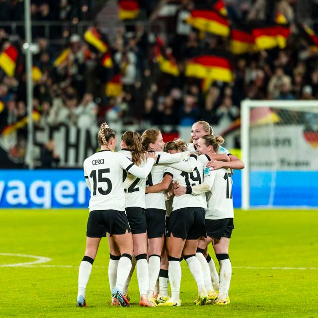 Jubeltraube der Deutschen Frau-Nationalmannschaft