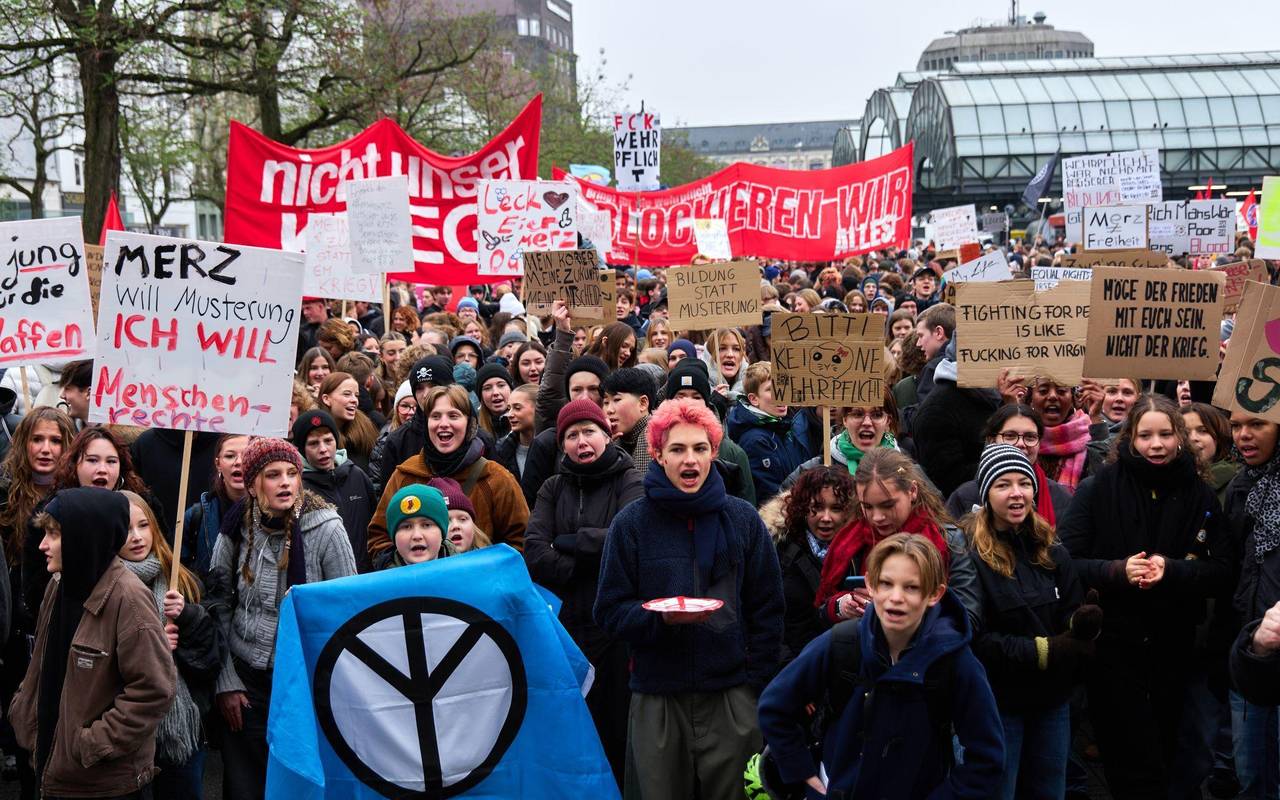 Bundesweiter Schulstreik gegen Wehrpflicht