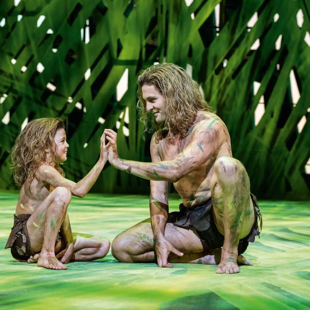 Alexander Klaws fliegt mit Sohn Lenny durch den Dschungel