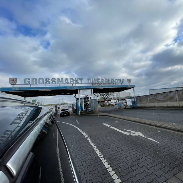 Großmarkt-Eingangsbereich. Der Großmarkt ist mitterweile am Standort Ulmenstraße Geschichte.